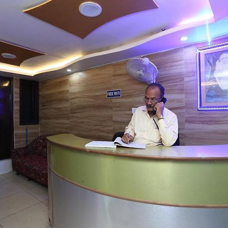 Oyo Hotel New Metro Near Phoenix United Lucknow Exterior foto